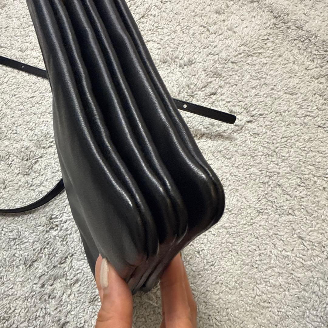 【最終値下】セリーヌ 新ロゴ トリオ ショルダーバッグ レザー 黒