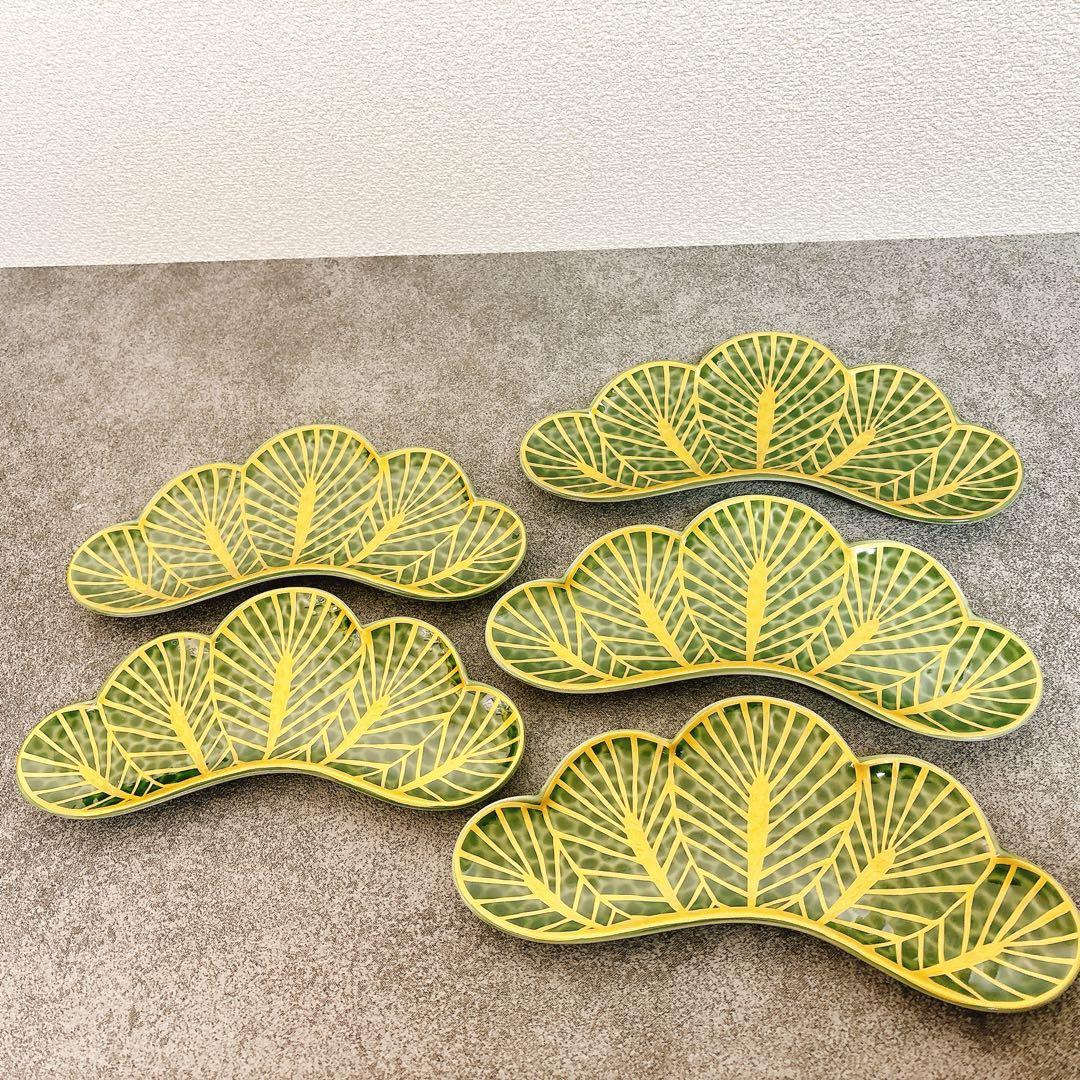smile☺︎ご依頼品　有田焼　幸楽窯　錦金松葉形前菜皿　茶緑金　5点セット