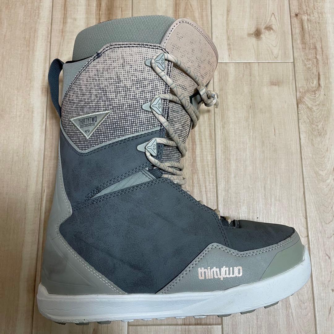 32 THIRTYTWO LASHED 26cm 23-24モデル スノボー