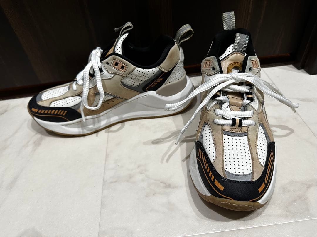 バーバリー　スニーカー　SIZE37 ウィメンズ　BURBERRY