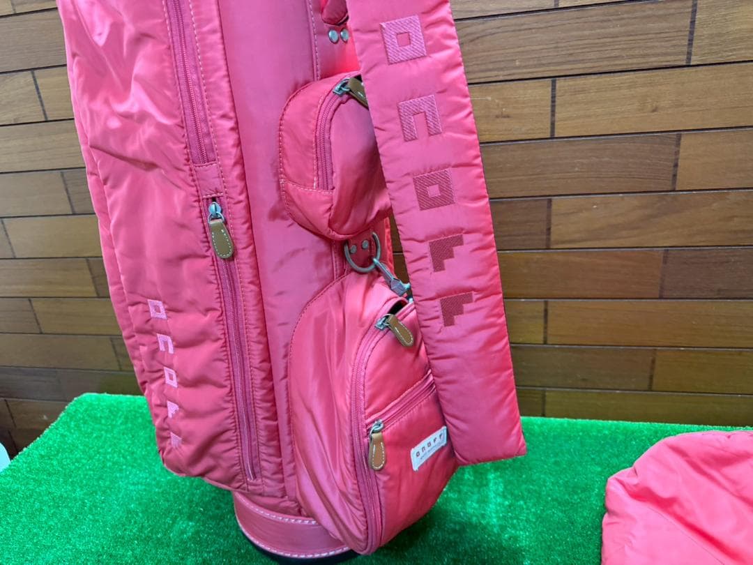 オノフ　ゴルフバッグ・キャディバッグ