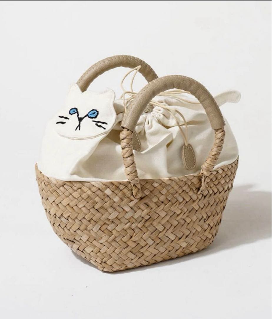 ヘイニ　ミネットパニエ　白猫