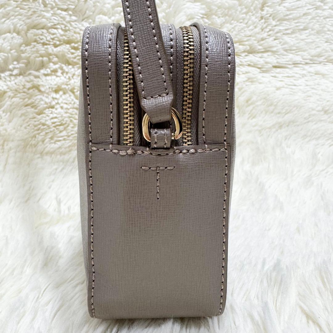 ✨保証書付き✨フルラ リリー カメラバック 斜めがけ レザー グレージュ