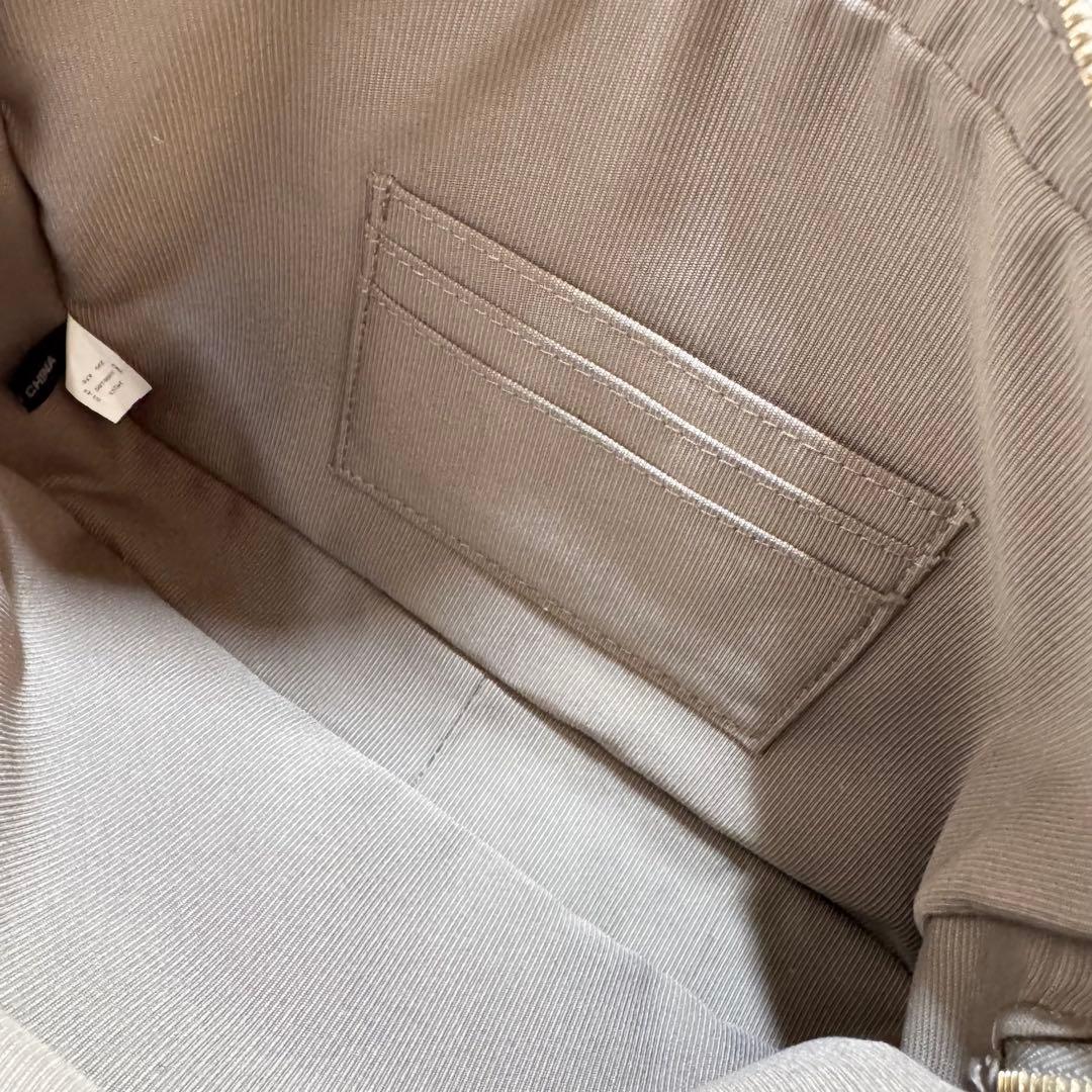 ✨保証書付き✨フルラ リリー カメラバック 斜めがけ レザー グレージュ