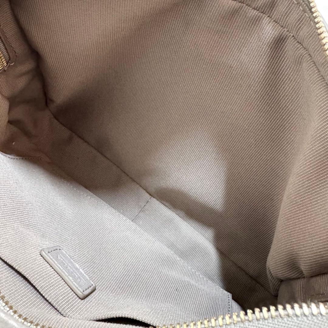 ✨保証書付き✨フルラ リリー カメラバック 斜めがけ レザー グレージュ