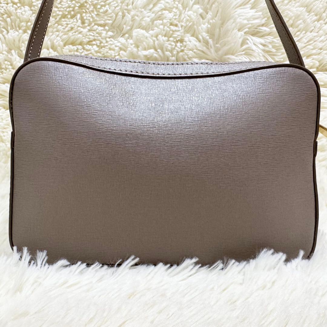 ✨保証書付き✨フルラ リリー カメラバック 斜めがけ レザー グレージュ