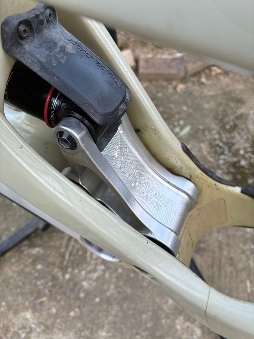 SANTA CRUZ HIGHTOWER V2 C サイズM カーボン