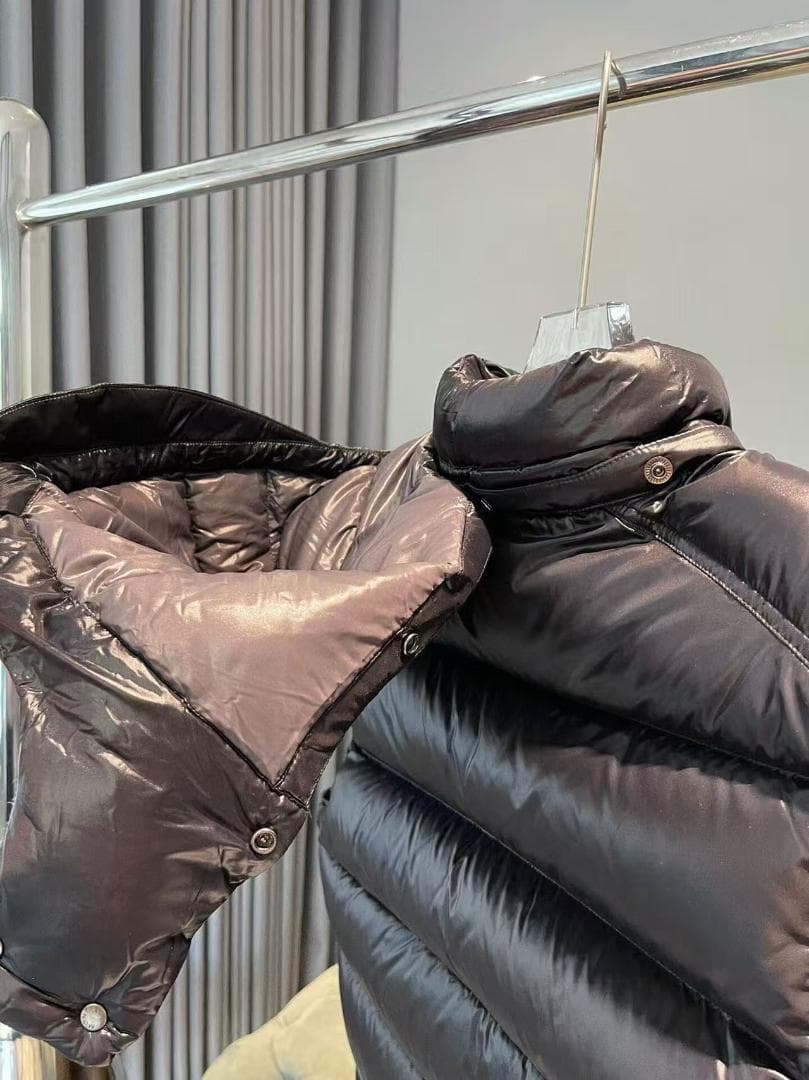 モンブラン 黒 ダウンベスト フード付き~！~