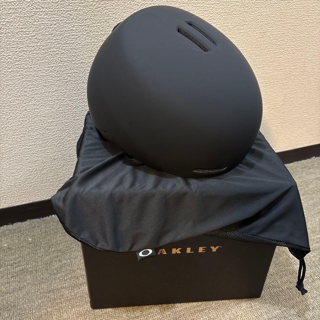 オークリー　スノーヘルメット