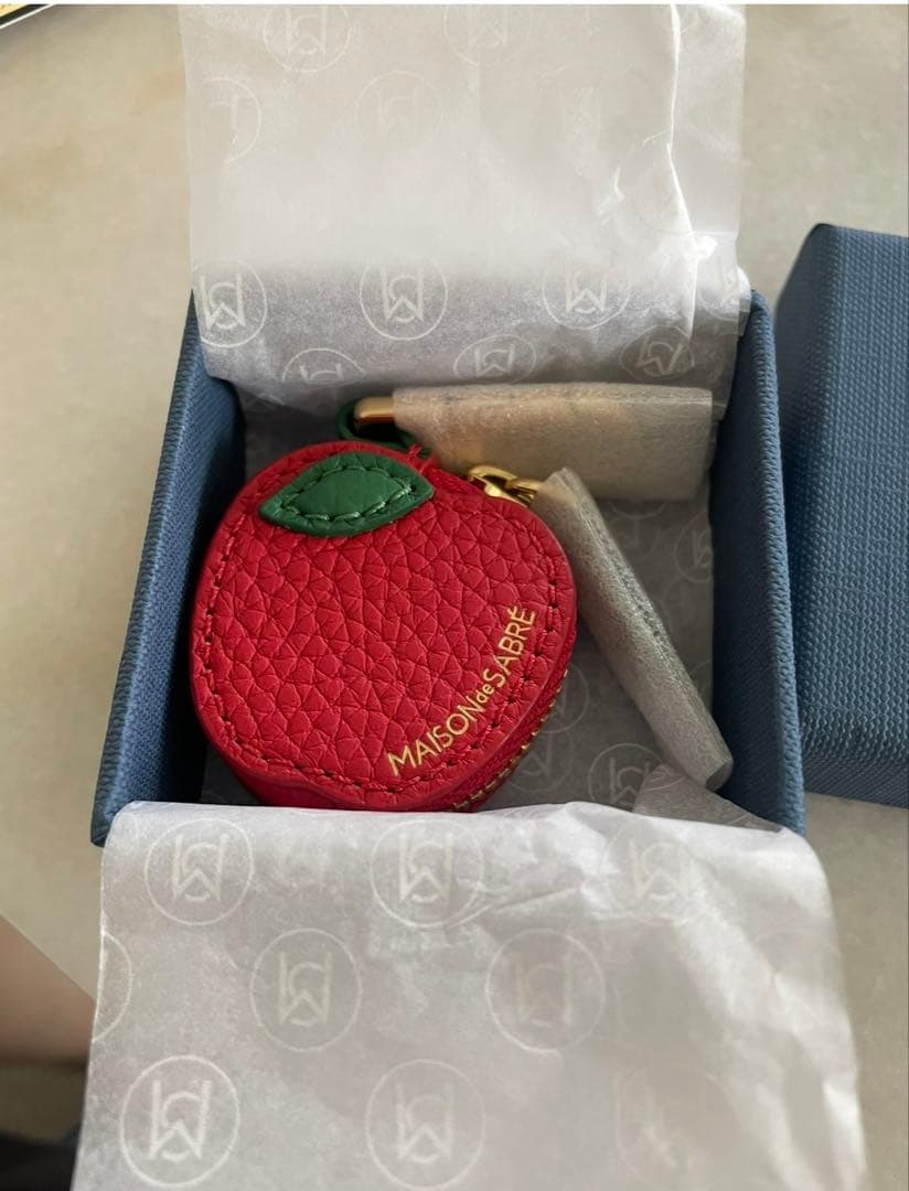 MAISON de SABRÉ フルーツチャーム⭐︎アップル　Air tag