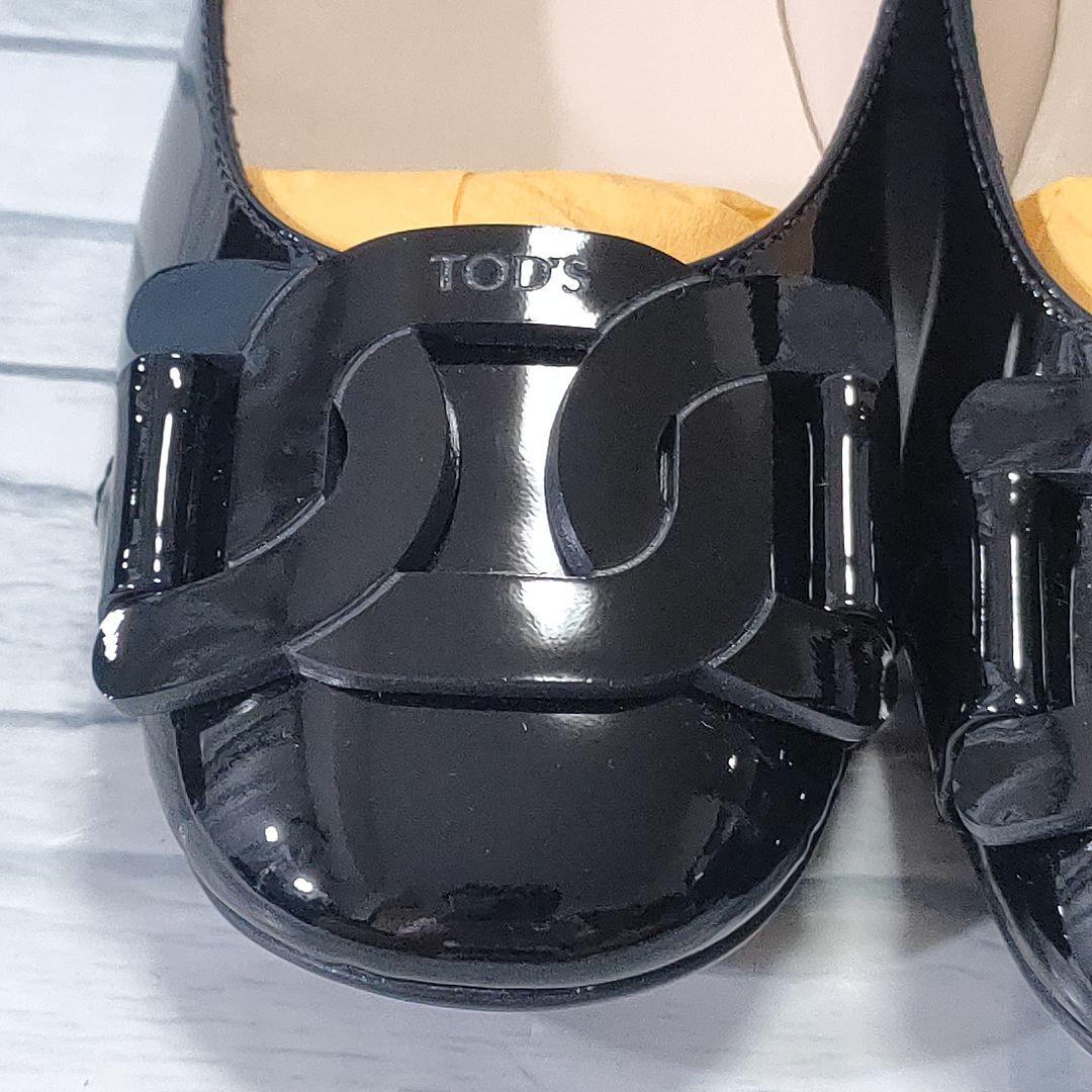 箱付き美品✨TOD'S　ケイト　エナメルフラットパンプス　黒　チェーン　35.5