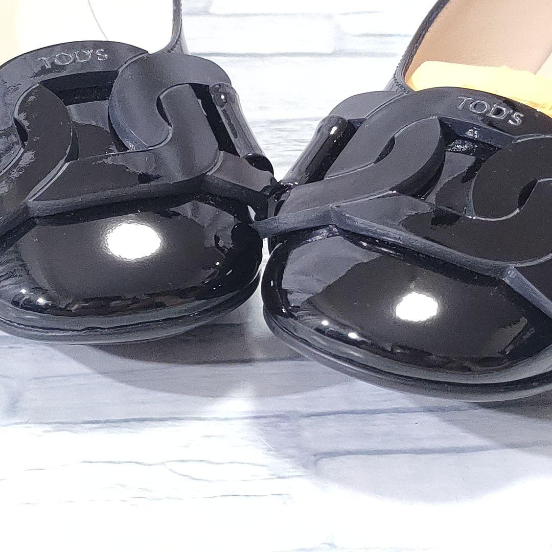 箱付き美品✨TOD'S　ケイト　エナメルフラットパンプス　黒　チェーン　35.5