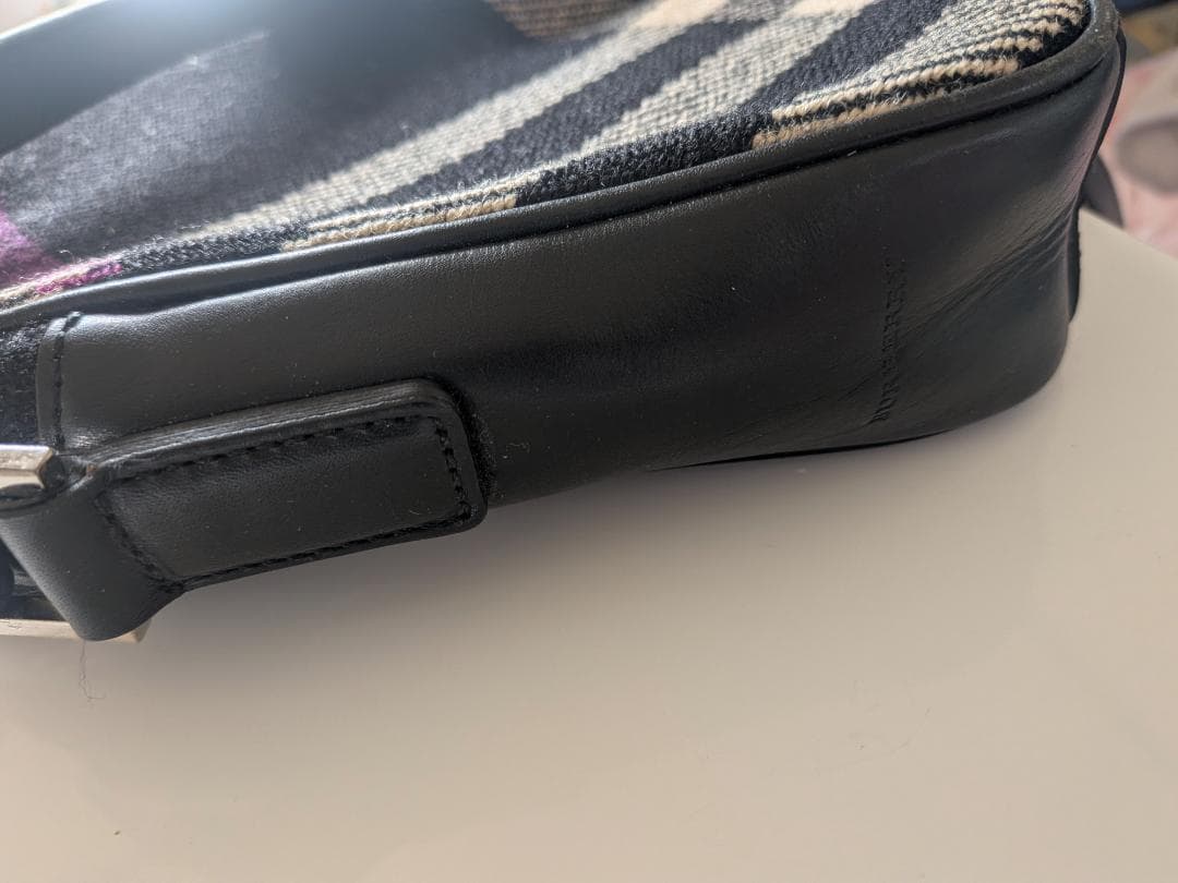 】バーバリー ノバチェック ショルダーバッグ レザーとウール