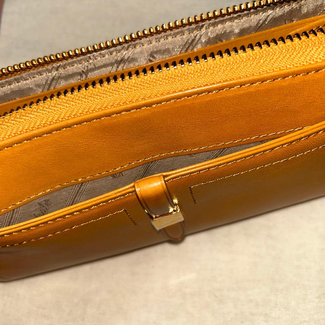 ダコタ　長財布　黄色に近いキャメル色　新品 未使用　外側にポケット2