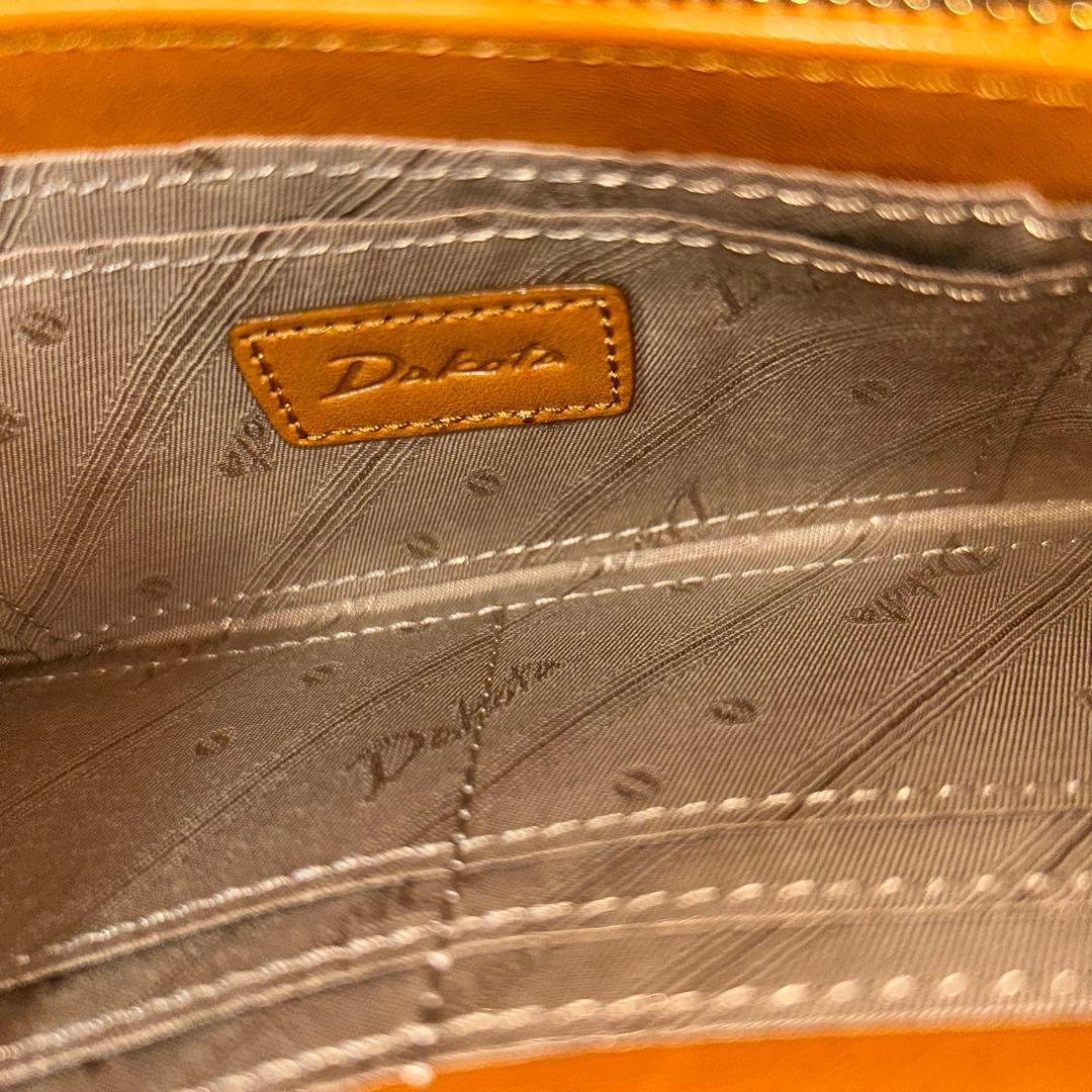 ダコタ　長財布　黄色に近いキャメル色　新品 未使用　外側にポケット2