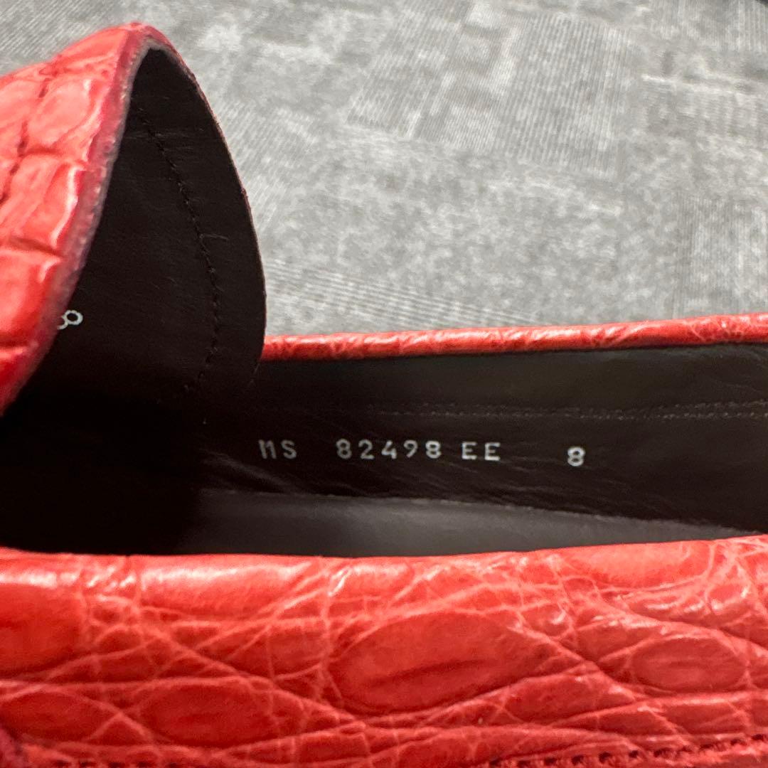 Ferragamo レッド クロコダイル風ローファー