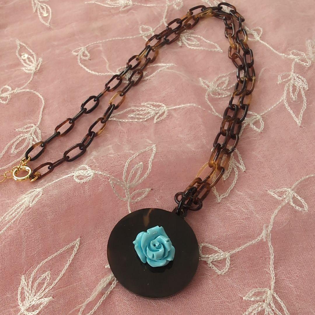 ★お値下げ★本鼈甲ターコイズ薔薇モチーフ付きペンダント