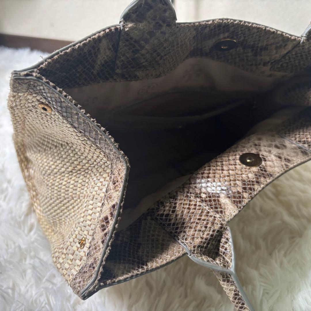極美品✨トリーバーチ　パイソン　トート　A4可　デカロゴ　レザー　異素材　エラ