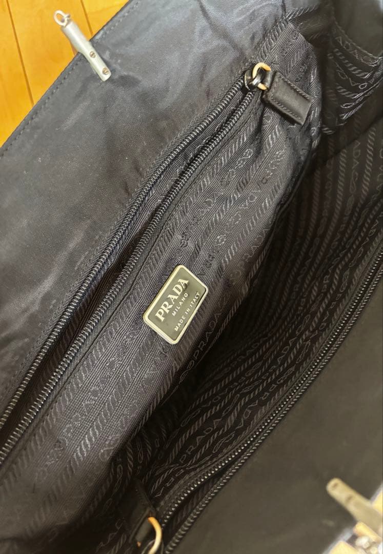 プラダトートバッグ