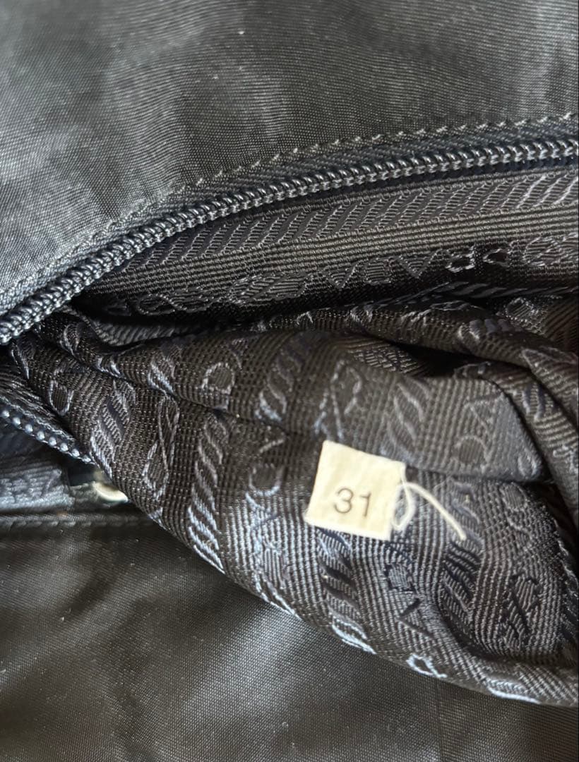 プラダトートバッグ