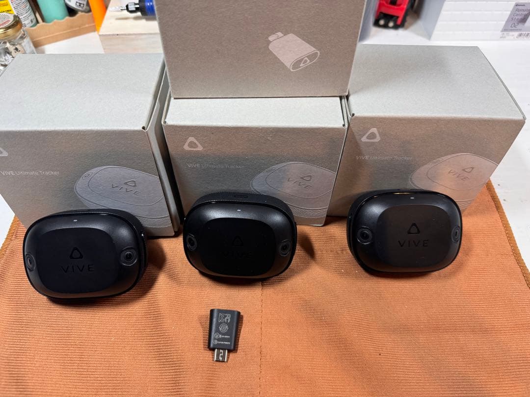 VIVE Ultimate Tracker 3台セット　ドングル付き