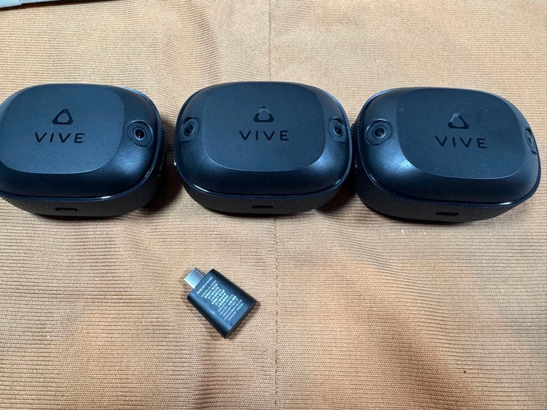 VIVE Ultimate Tracker 3台セット　ドングル付き