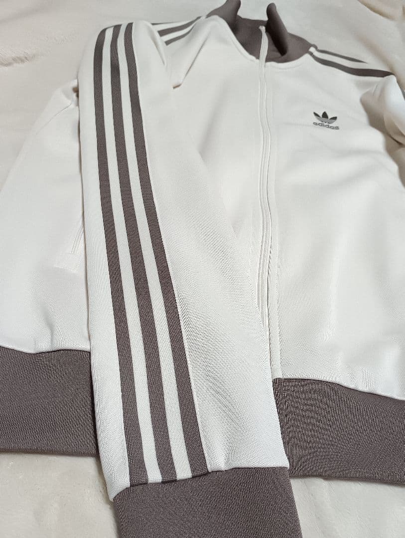 adidas ベージュ クラシック L 美品 JP2522