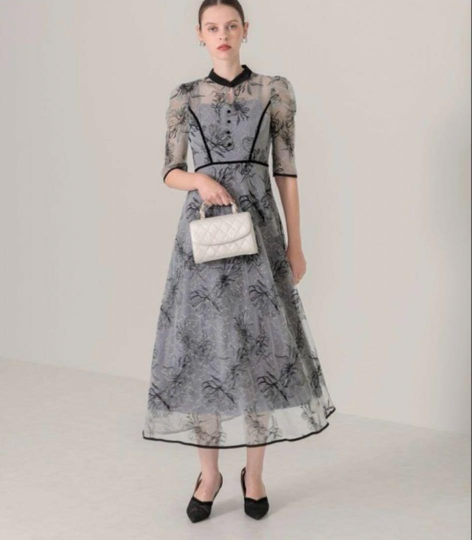 【美品】Leja 配色パイピングプチハイネック花柄刺繍ラメレースロング丈　ブルー