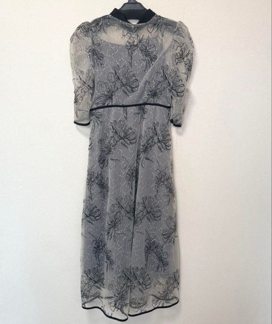 【美品】Leja 配色パイピングプチハイネック花柄刺繍ラメレースロング丈　ブルー