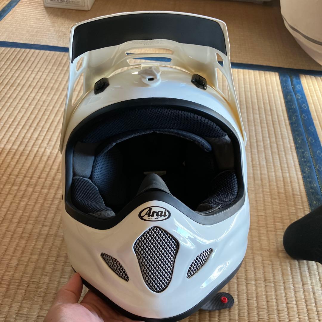 アライ Vクロス3ヘルメット