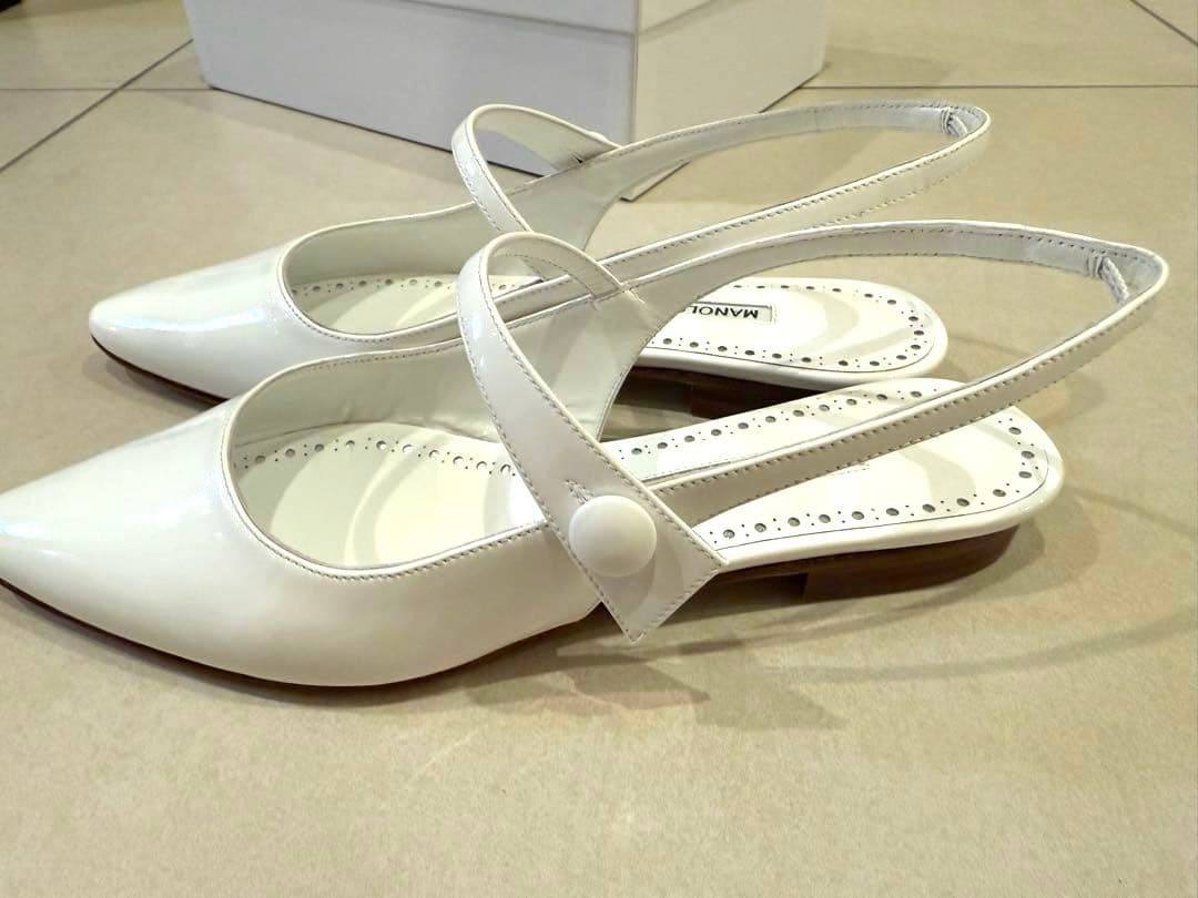 【美品/未使用】37サイズMANOLO BLAHNIK フラットシューズ