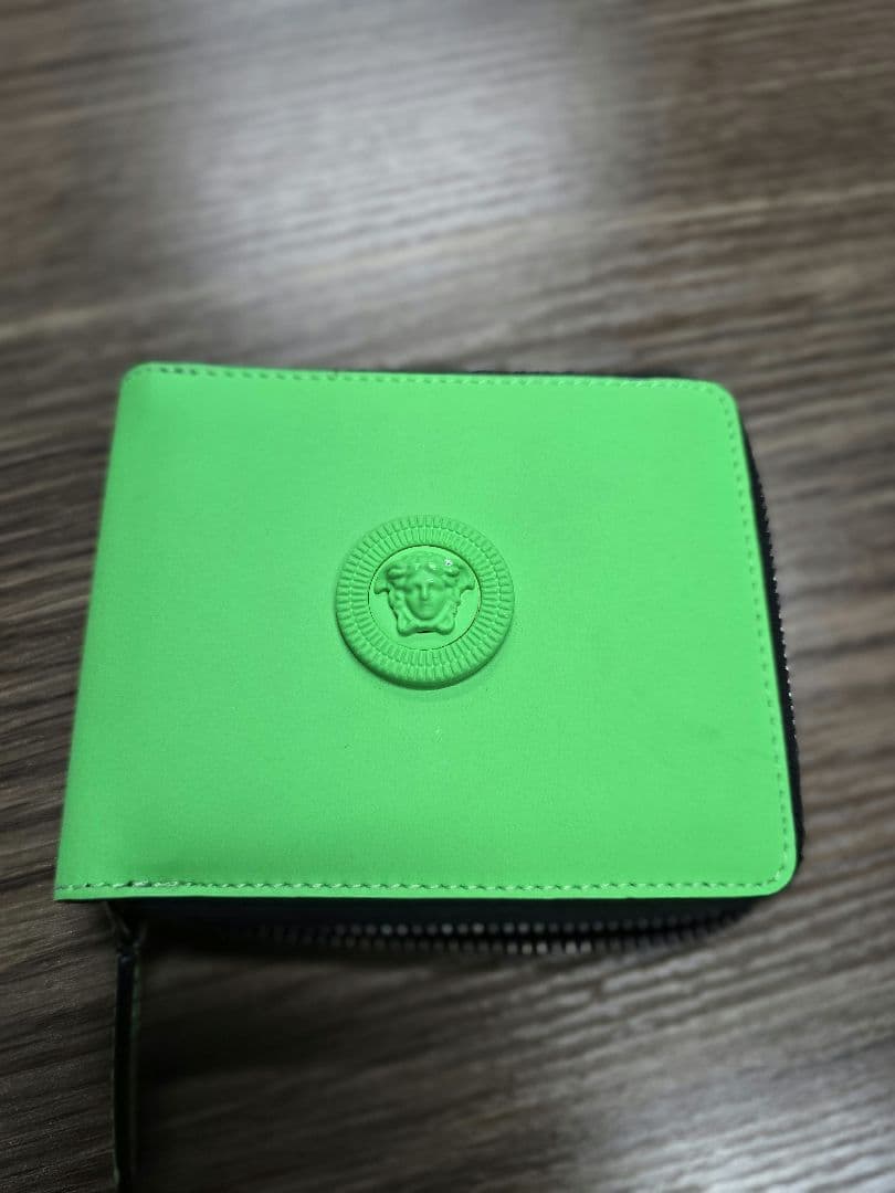 ✦希少✦ ヴェルサーチ 折りたたみ財布 グリーン メデューサ レザー ラウンド