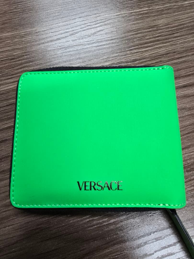 ✦希少✦ ヴェルサーチ 折りたたみ財布 グリーン メデューサ レザー ラウンド