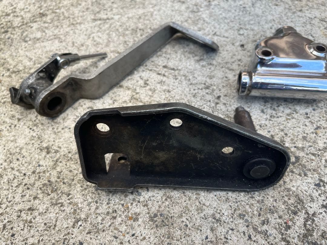 ショベル　ブレーキペダル　マスターシリンダー