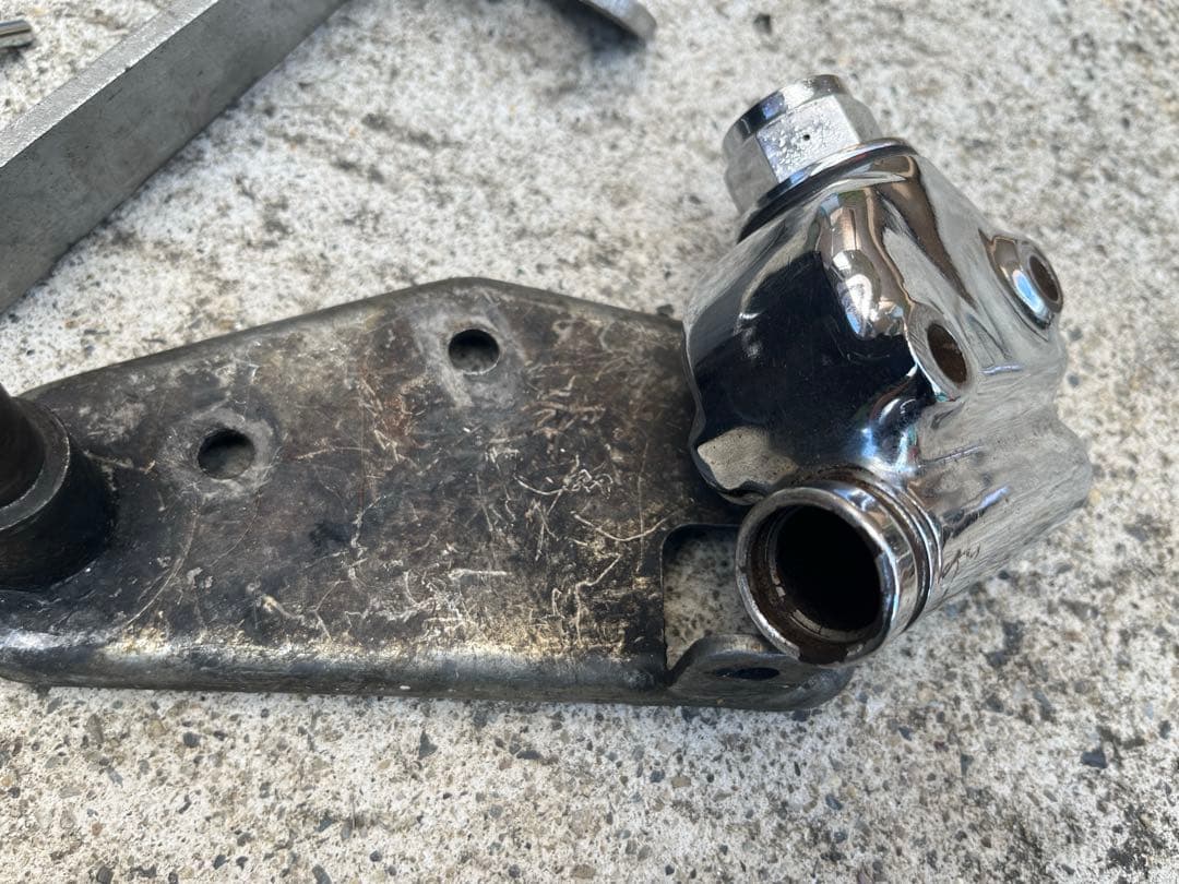 ショベル　ブレーキペダル　マスターシリンダー