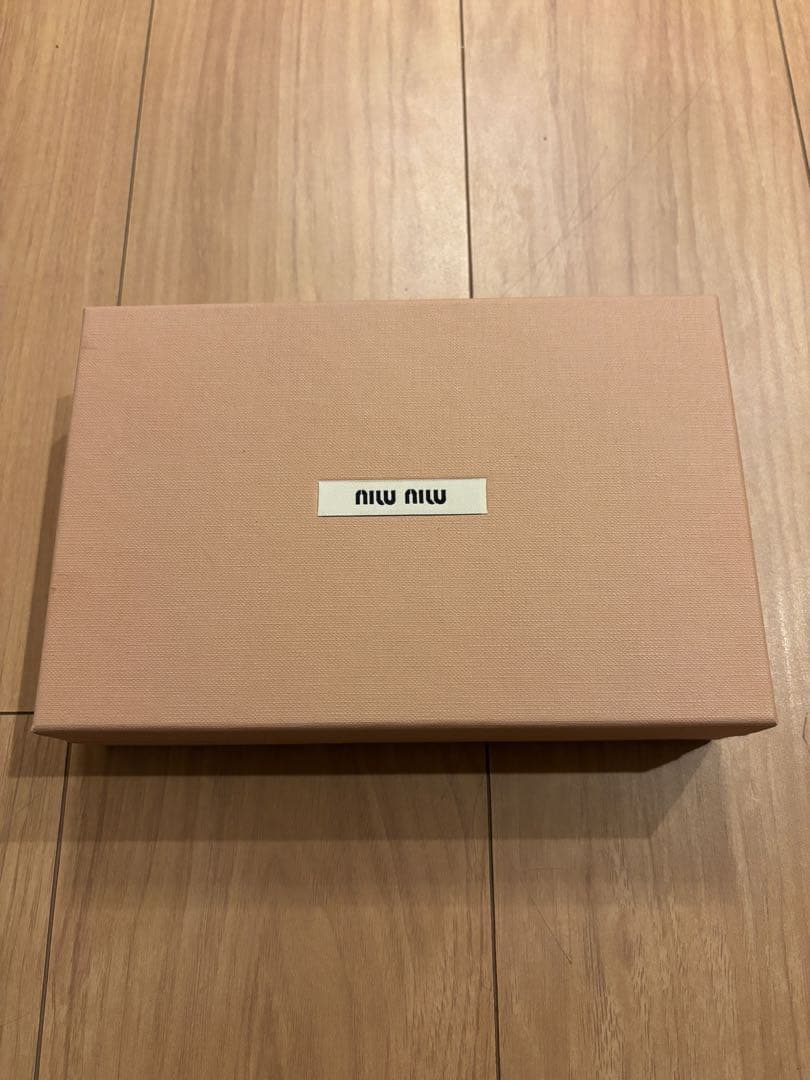 MiuMiu iPhone 15pro ケース ショルダー付