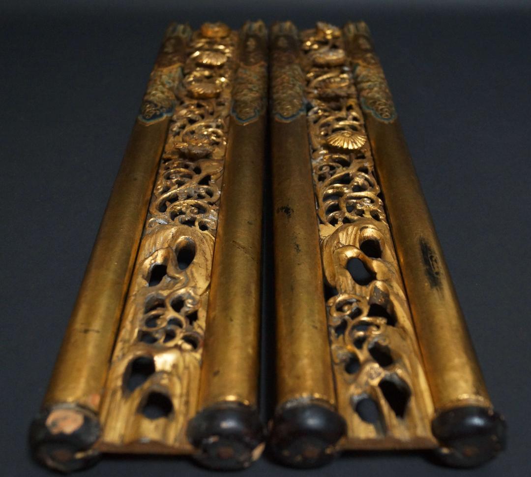 江戸末期 細工透かし彫り『菊唐草』 金箔塗り『霊芝流れ雲図』木造飾り柱(一対)