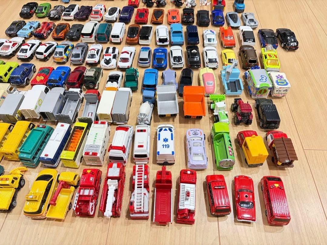 タカラトミー　トミカ　その他メーカー　１４０個　まとめ売り