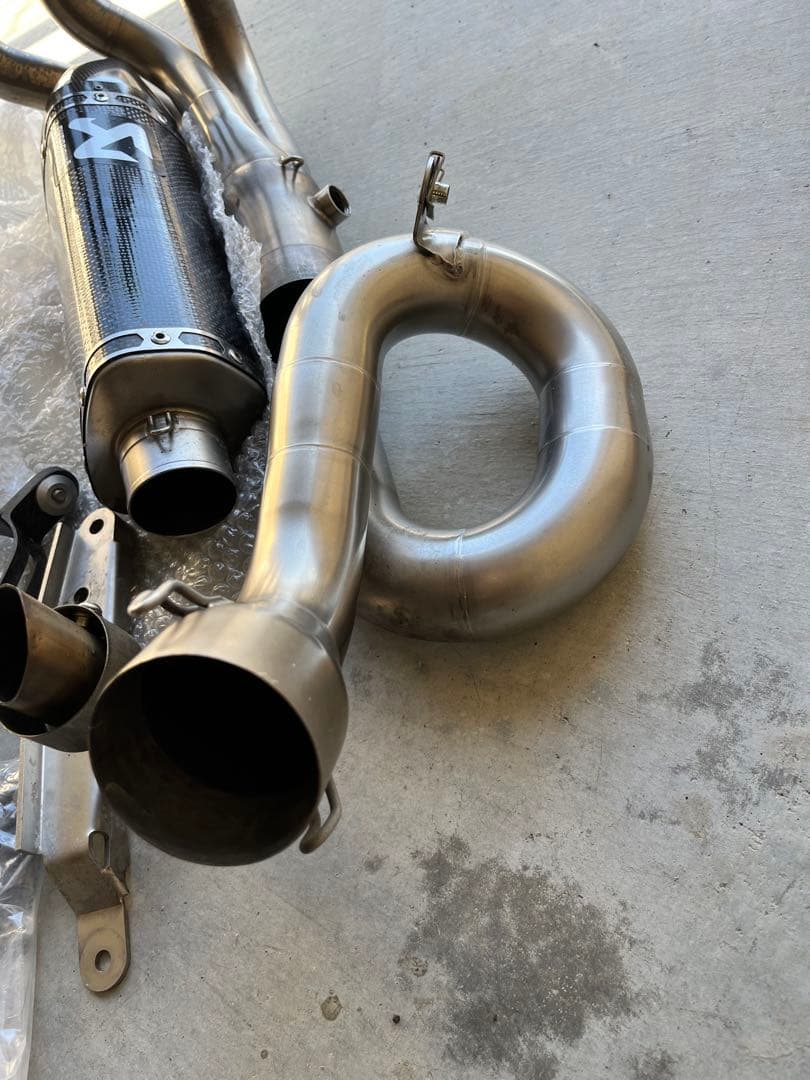 xsr900 マフラー フルエキ アクラポビッチ MT09 AKRAPOVIC