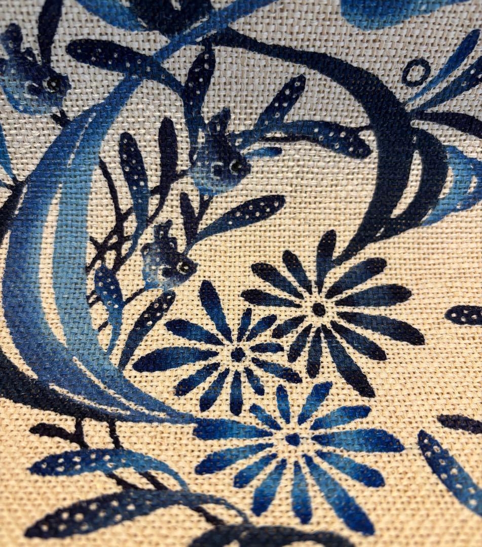 タ*7様 城間栄順　琉球紅型「流水とフグ」 小千谷紬 八寸名古屋帯　銀座もとじ