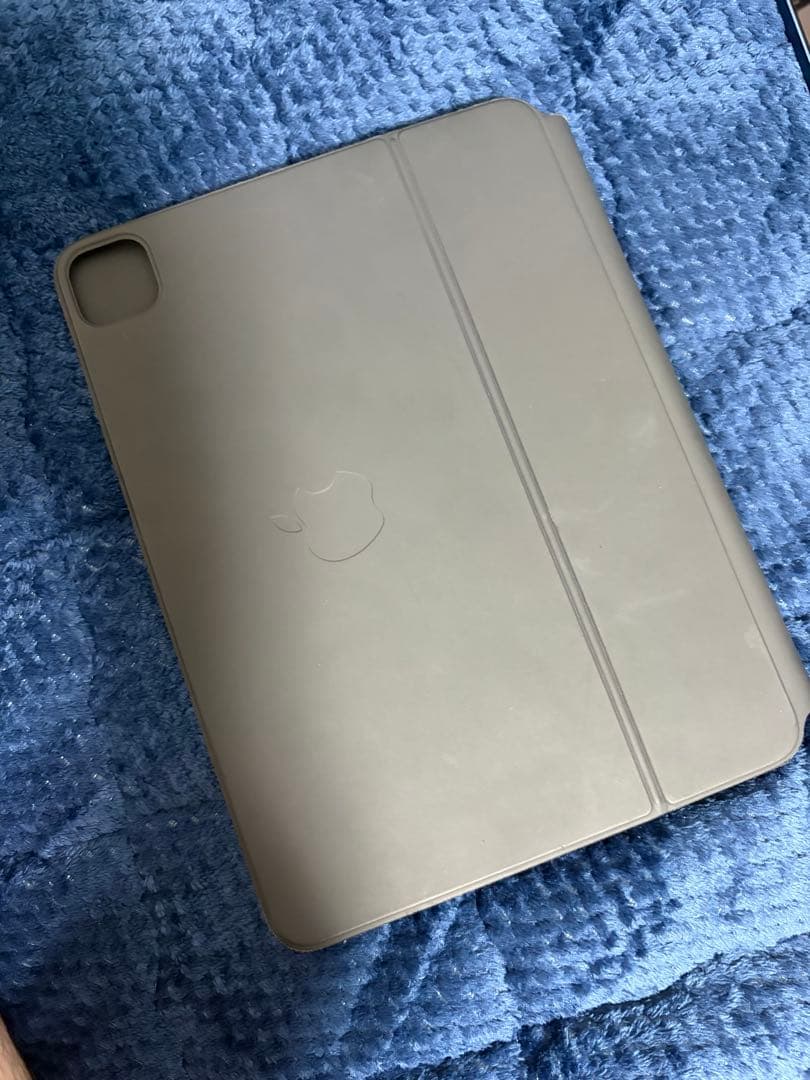 キーボードカバー付きiPadAir 第5世代64GB ブルー