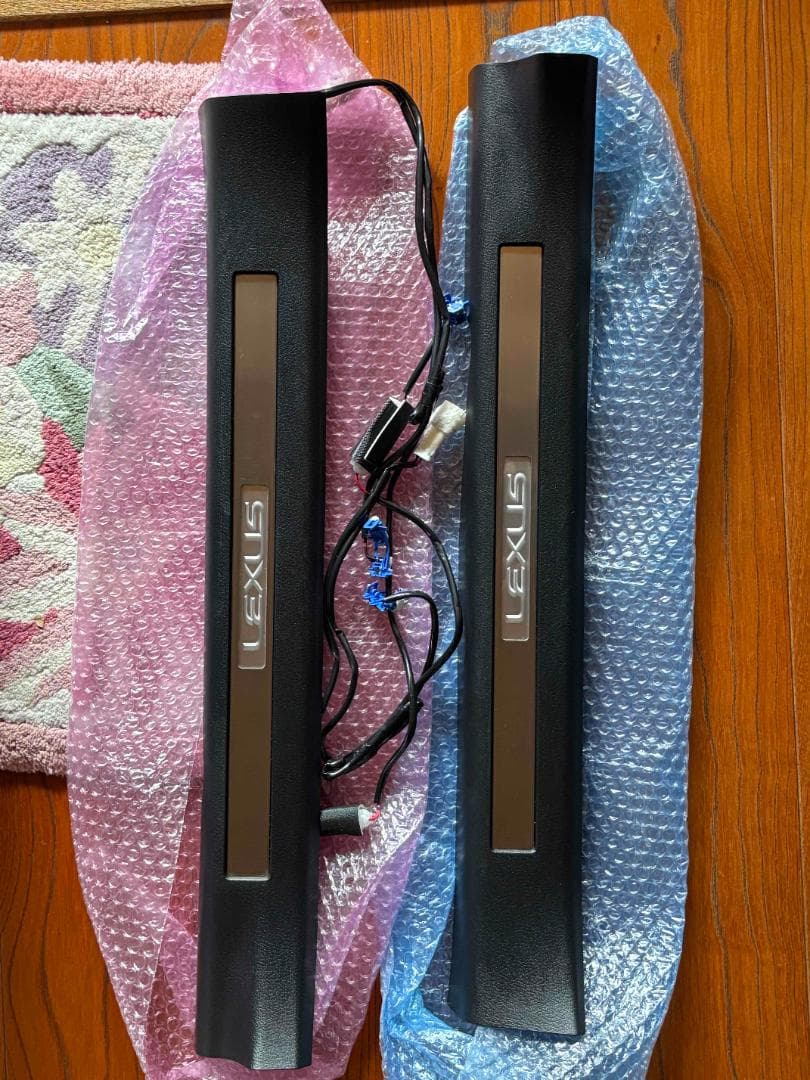 ト*イ様 レクサス　RX純正　スカッフイルミネーション　ホワイトLED　配線付