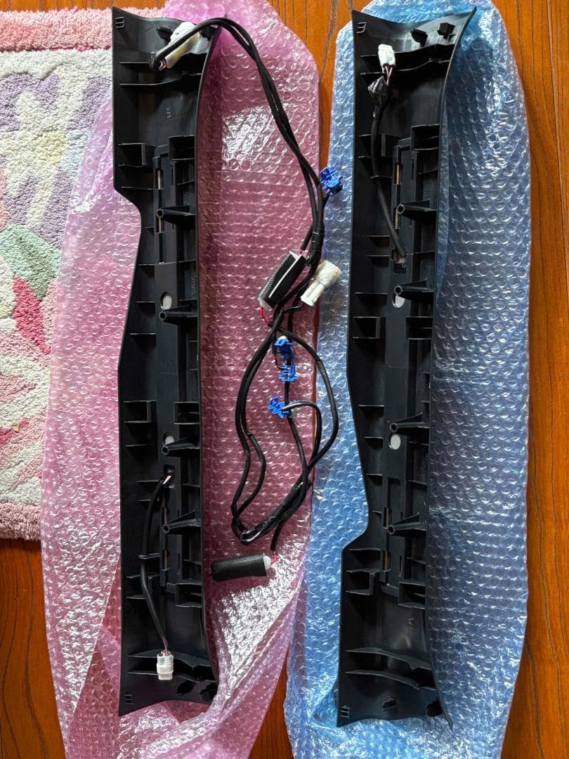 ト*イ様 レクサス　RX純正　スカッフイルミネーション　ホワイトLED　配線付