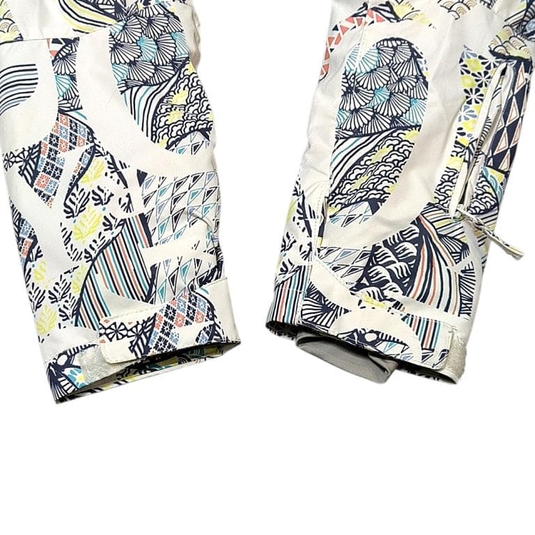 ◆ロキシー　ROXY　レディース　スノボウェア　ジャケットのみ　Mサイズ　総柄