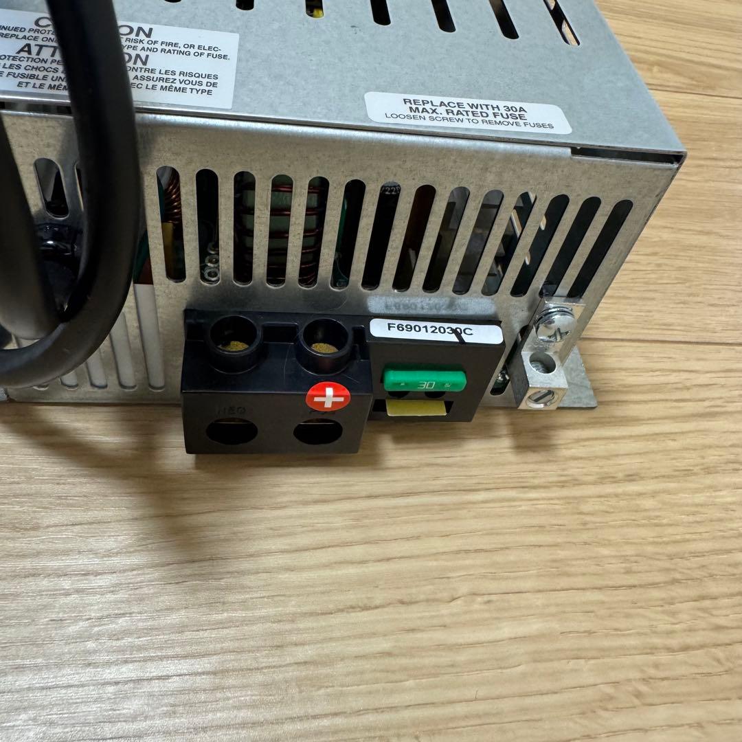 IOTA DLS-30 電源コンバーター 外部充電器 サブバッテリー AC→DC