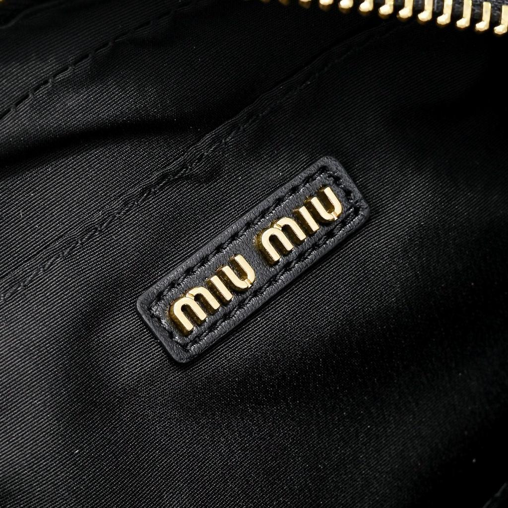 ブラック キルティングショルダーバッグ