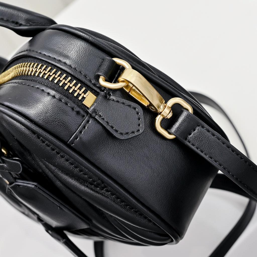 ブラック キルティングショルダーバッグ