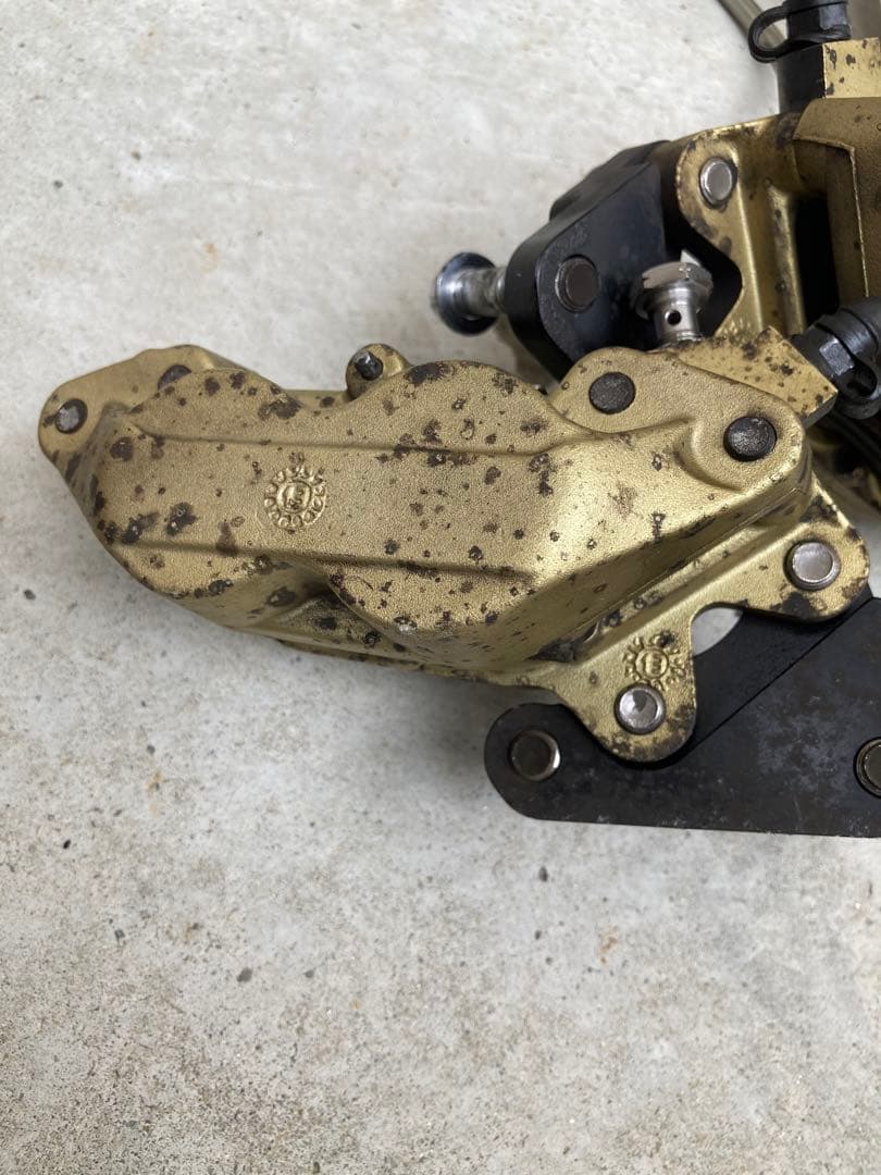 R　brembo ブレーキキャリパー キャリパーサポート付き　固着なし