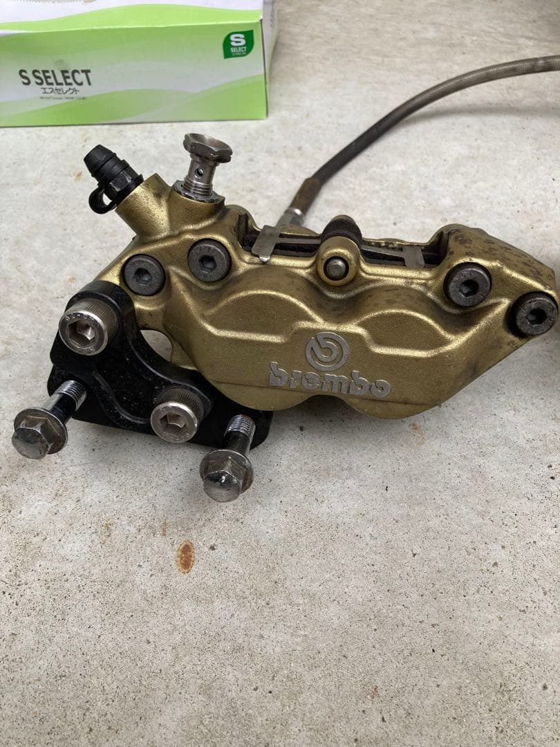 R　brembo ブレーキキャリパー キャリパーサポート付き　固着なし