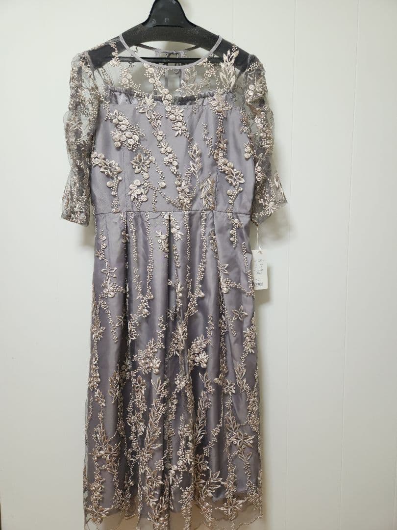 未使用 ハレモード シルバーグレー色系 Mサイズ ドレスワンピース 新品です